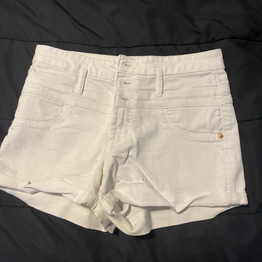 No boundaries white shorts size 9